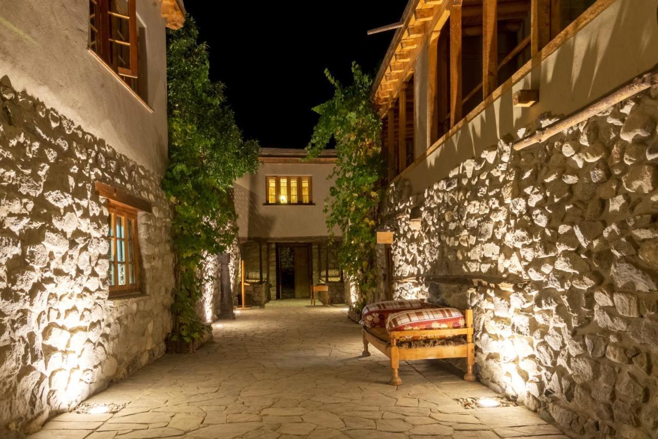 Serena Khaplu Palace ภายนอก รูปภาพ